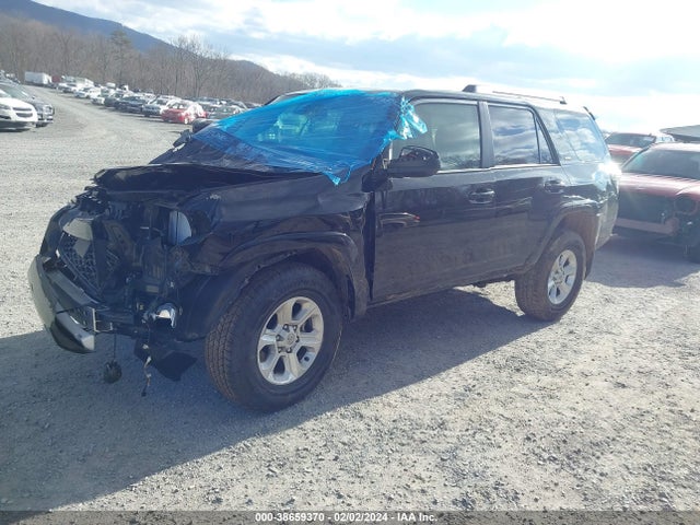 Toyota 4RUNNER SR5 2022 JTEMU5JR1N6035615 Image 2