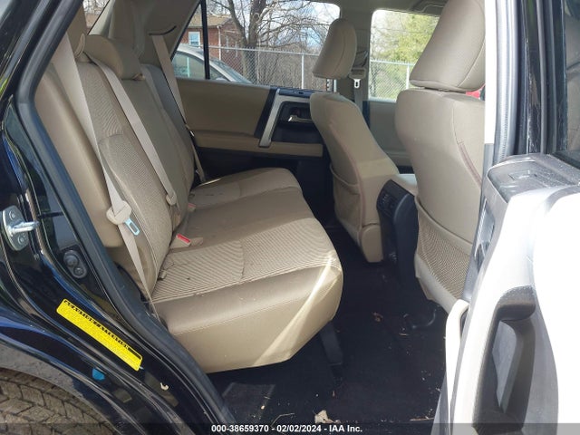 Toyota 4RUNNER SR5 2022 JTEMU5JR1N6035615 Image 8