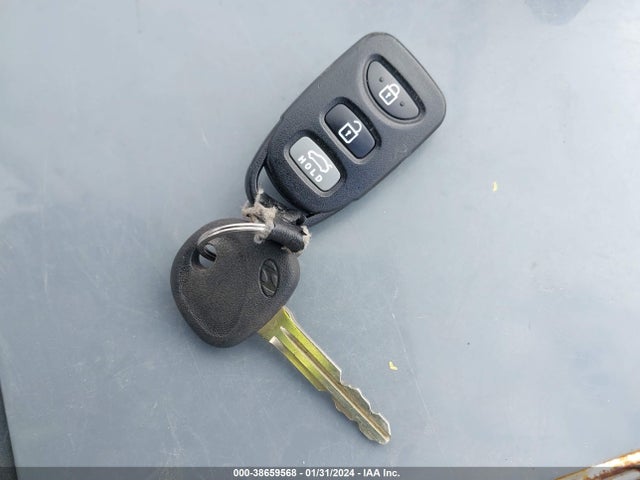 2013 HYUNDAI ELANTRA GLS VIN: 5NPDH4AE2DH379586