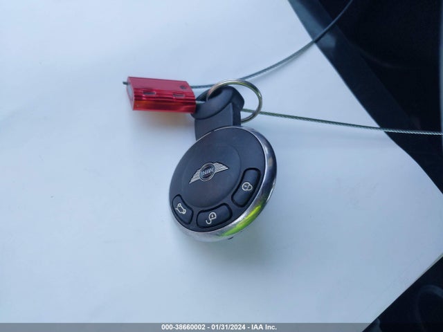 2010 MINI COOPER WMWMR3C5XATU98107 Photo 10
