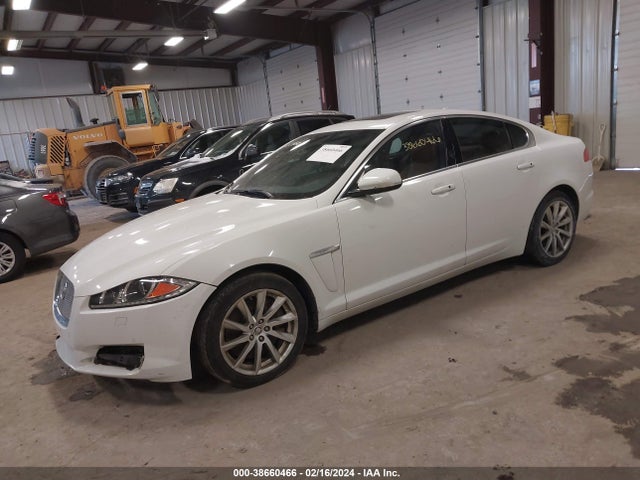 2013 JAGUAR XF SAJWA0ES9DPS89007 Photo 1