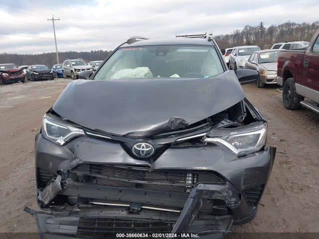 Toyota RAV4 LE 2017 JTMBFREV9HJ133605 Image 12