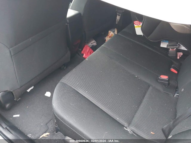 Toyota RAV4 LE 2017 JTMBFREV9HJ133605 Image 8