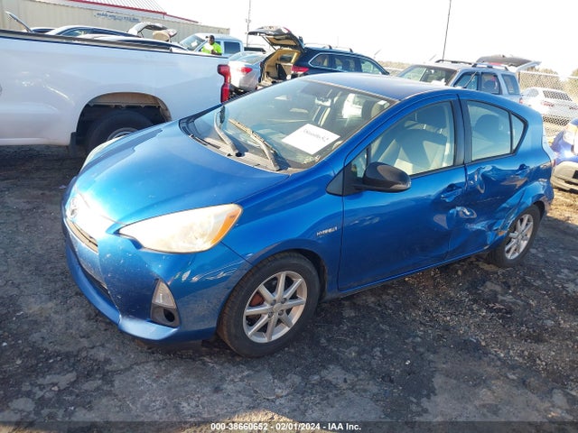 2013 TOYOTA PRIUS C TWO VIN: JTDKDTB39D1556037