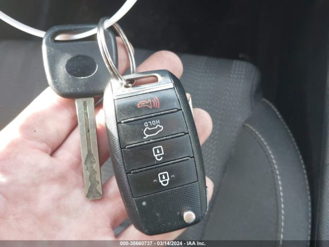 KNDPM3ACXH7284642 KIA Sportage Lx
