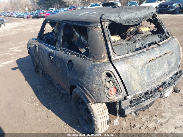 2005 MINI COOPER WMWRC33405TC58345 Photo 2