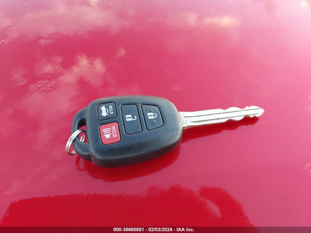 2017 TOYOTA COROLLA LE VIN: 2T1BURHE0HC911268