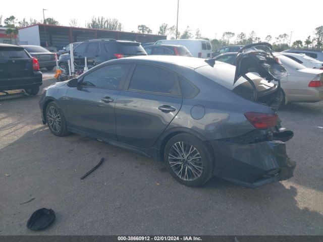 3KPF54AD2NE469321 KIA Forte Gt-line