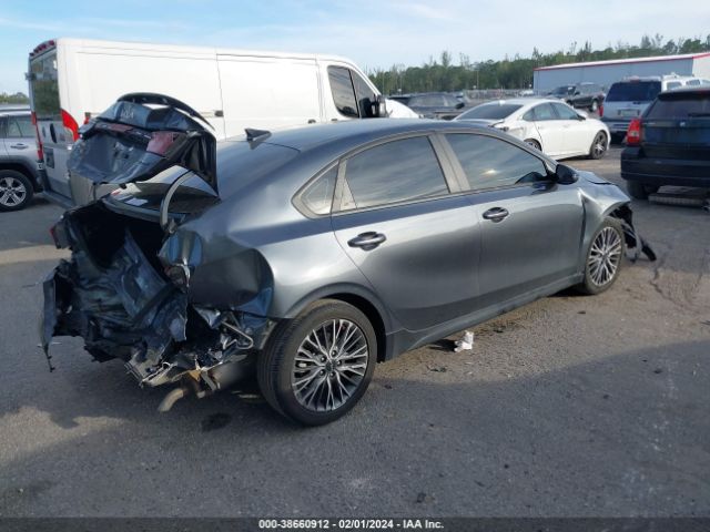 3KPF54AD2NE469321 KIA Forte Gt-line