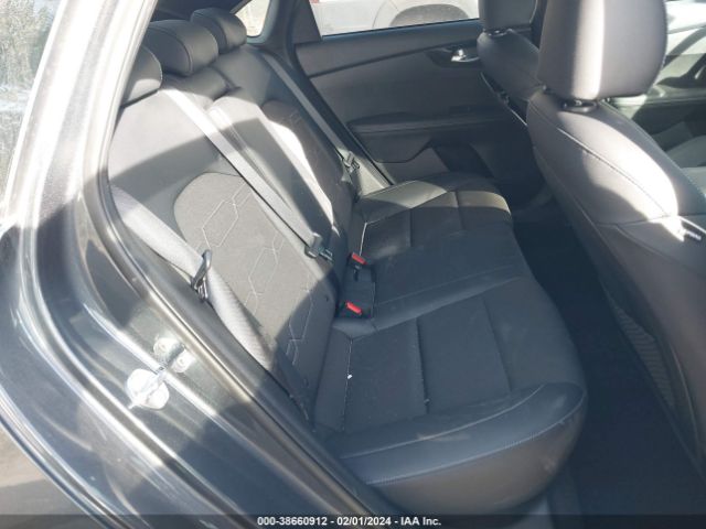 3KPF54AD2NE469321 KIA Forte Gt-line