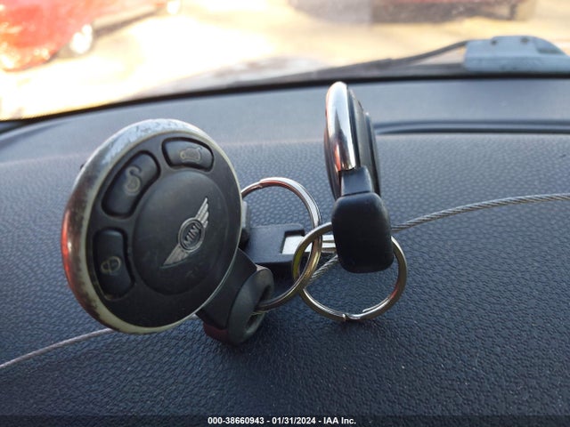 2007 MINI COOPER S WMWMF73527TV31528 Photo 10