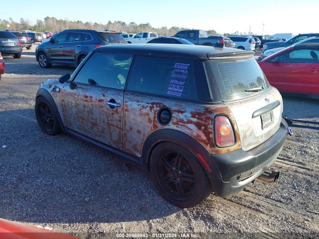2007 MINI COOPER S WMWMF73527TV31528 Photo 2