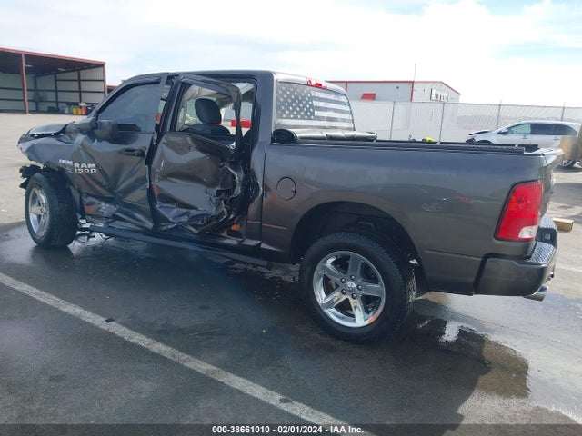 RAM 1500 Express  4x4 5'7 Box 2017 3C6RR7KT0HG796468 Image 3