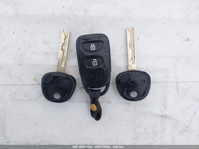 2014 HYUNDAI ACCENT GS VIN: KMHCT5AE0EU145143