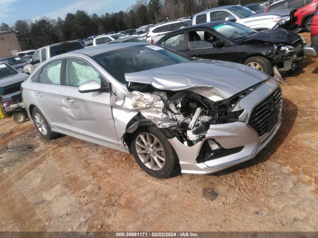 Hyundai SONATA SE 2018 5NPE24AF1JH614943 Image 1
