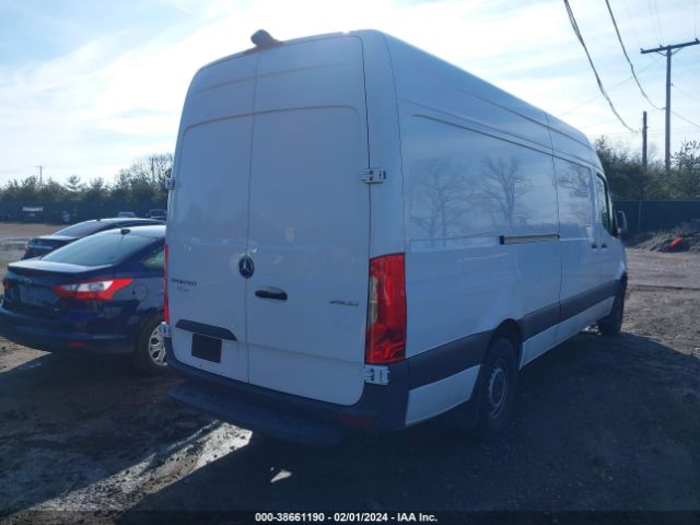 W1W40CHY4MT055640 Mercedes-Benz Sprinter 2500 High Roof I4