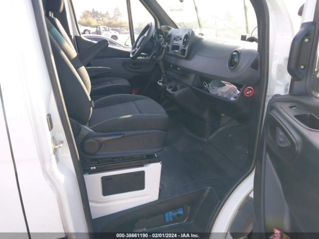 W1W40CHY4MT055640 Mercedes-Benz Sprinter 2500 High Roof I4