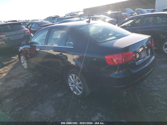 3VWD17AJ7EM356218 Volkswagen Jetta 1.8t Se