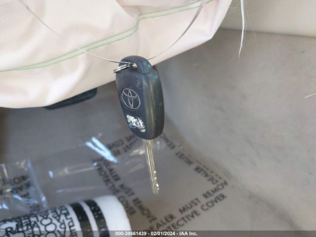 4T1BF1FK9FU973946 Toyota CAMRY LE