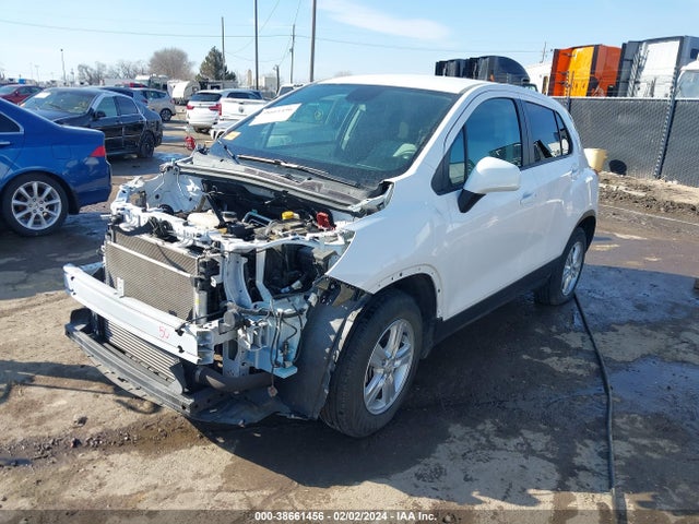 Chevrolet TRAX LS 2019 3GNCJKSB9KL217032 Image 2