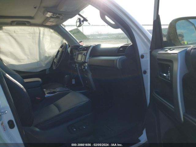 2017 TOYOTA 4RUNNER JTEZU5JR8H5155721 Photo 4