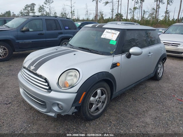 2011 MINI COOPER WMWSU3C58BT096142 Photo 1