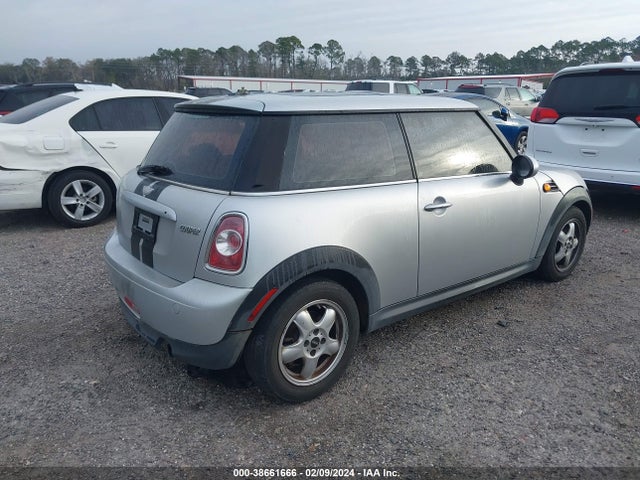 2011 MINI COOPER WMWSU3C58BT096142 Photo 3