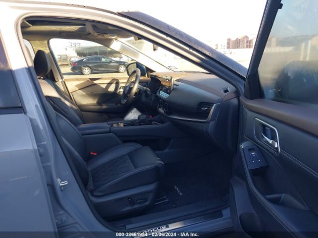 JN8BT3DC8PW100896 Nissan Rogue Platinum Fwd