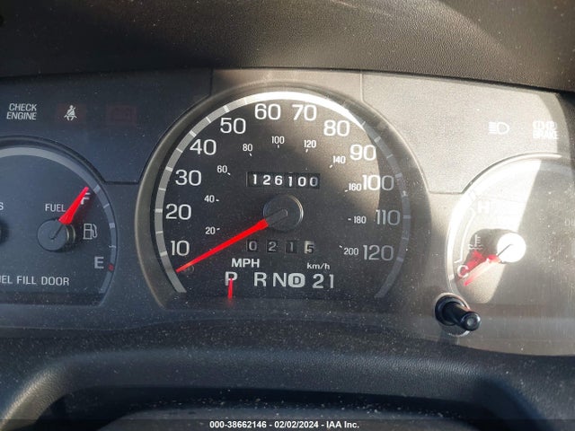2005 FORD CROWN VICTORIA LX/LX SPORT VIN: 2FAFP74W45X176657