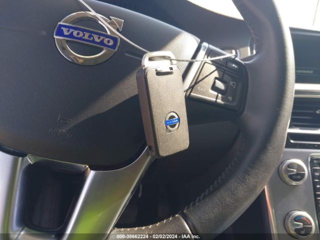 YV126MFL8H2434399 Volvo S60 T5 Dynamic