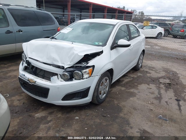 Chevrolet Sonic Ls Auto 2015 1G1JA5SH8F4134055 Image 2