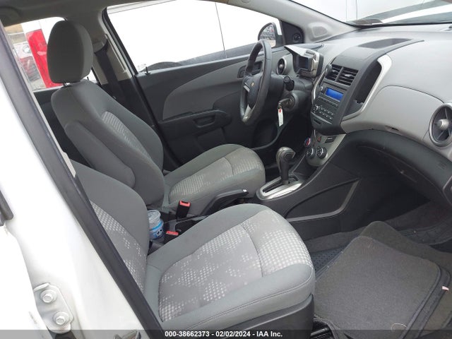 Chevrolet Sonic Ls Auto 2015 1G1JA5SH8F4134055 Image 5