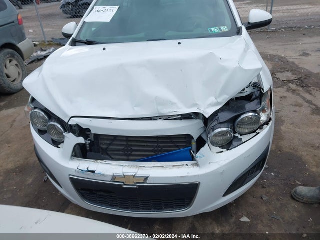 Chevrolet Sonic Ls Auto 2015 1G1JA5SH8F4134055 Image 6