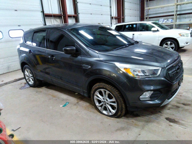 Ford ESCAPE SE 2017 1FMCU9G91HUC52950 Image 1