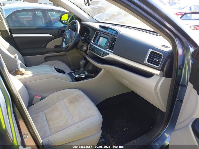 Toyota Highlander Le V6 2016 5TDZKRFH8GS124690 Image 5