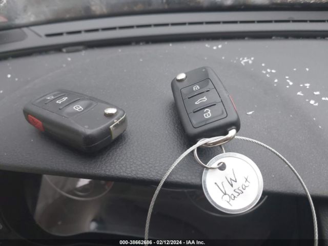 1VWAT7A38FC086269 Volkswagen PASSAT S