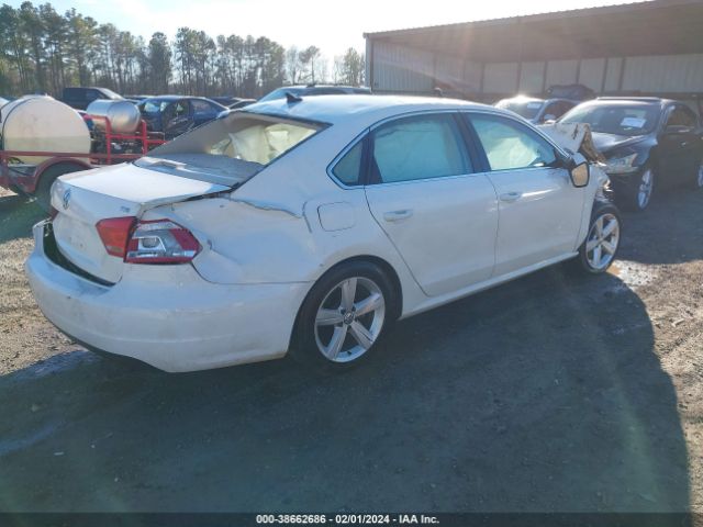 1VWAT7A38FC086269 Volkswagen PASSAT S