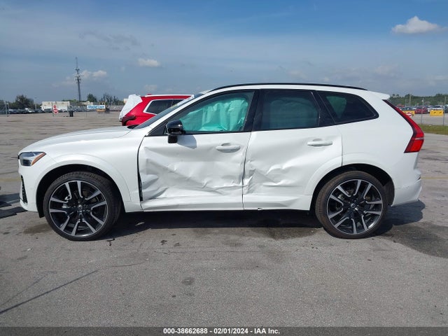 Volvo Xc60 B5 Ultimate Dark Theme 2024 YV4L12RM4R1820288 Image 14