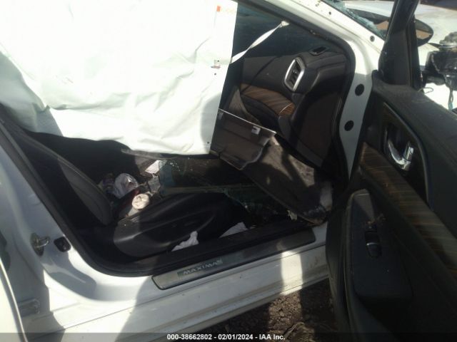 1N4AA6AP2HC411075 Nissan Maxima 3.5 Platinum