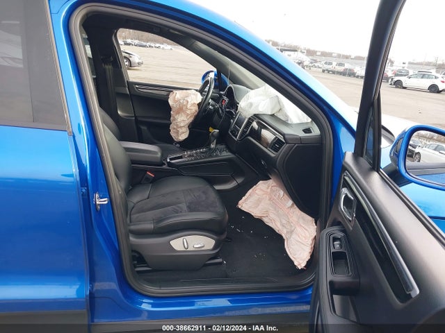2018 PORSCHE MACAN WP1AA2A58JLB01308 Photo 4