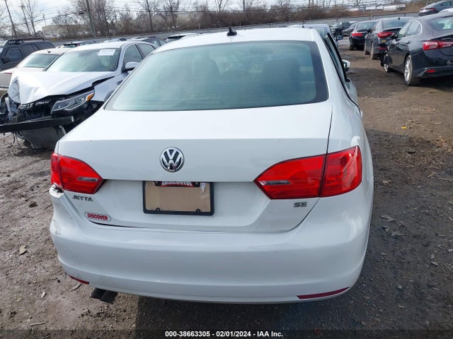 2014 VOLKSWAGEN JETTA 1.8T SE VIN: 3VWD17AJ9EM404088