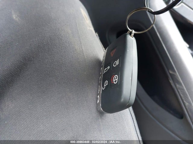 2020 JAGUAR F-PACE SADCJ2FX4LA657445 Photo 10