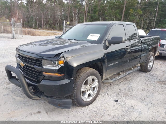 Chevrolet Silverado 1500 Custom 2017 1GCRCPECXHZ316071 Image 2