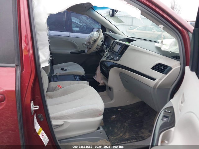 2012 TOYOTA SIENNA LE 7 PASSENGER VIN: 5TDJK3DC1CS043199