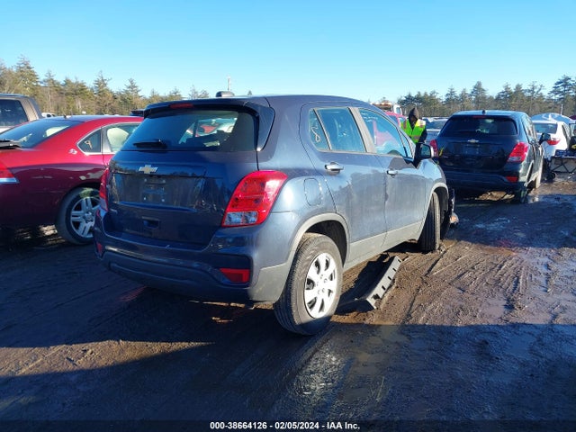 Chevrolet TRAX LS 2018 3GNCJKSB8JL294683 Image 4