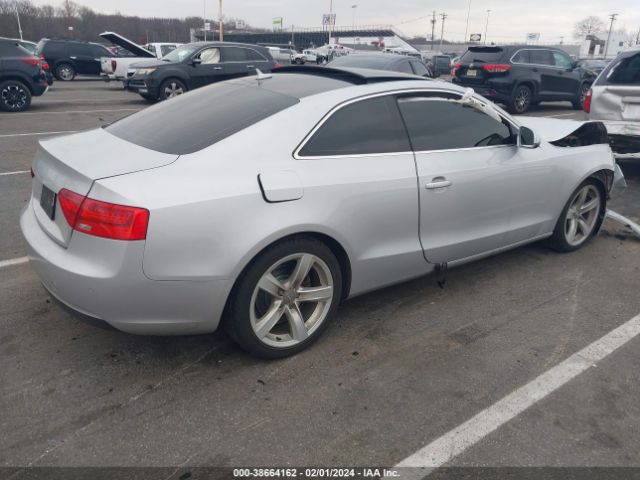WAULFAFR9EA002285 Audi A5 2.0t Premium