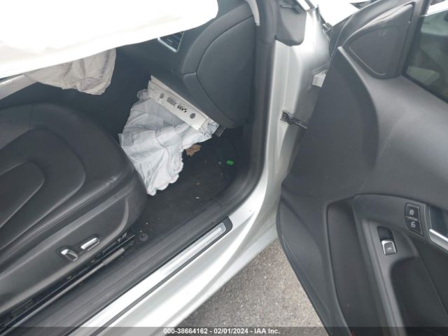 WAULFAFR9EA002285 Audi A5 2.0t Premium