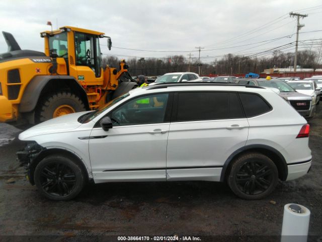 3VV8B7AX8NM034873 Volkswagen Tiguan 2.0t Se R-line Black
