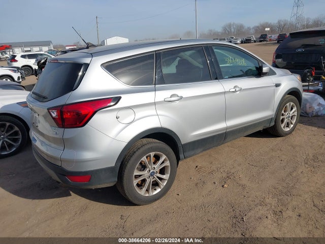 Ford ESCAPE SE 2019 1FMCU9GD3KUA69299 Image 4