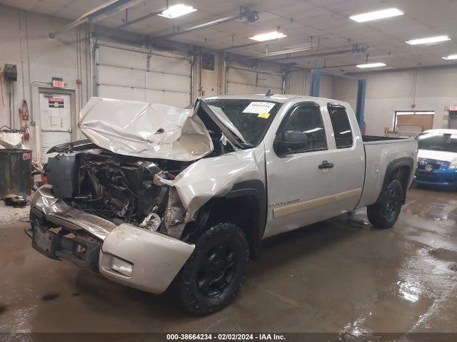 2008 CHEVROLET SILVERADO 1500 LT1 VIN: 2GCEK190081324445
